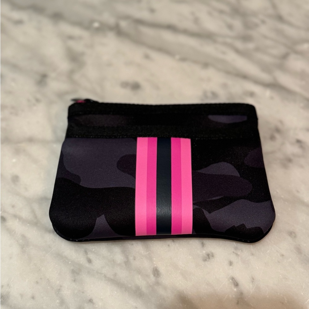 NWT MAX SHOWOFF (ZIP) CARD CASE